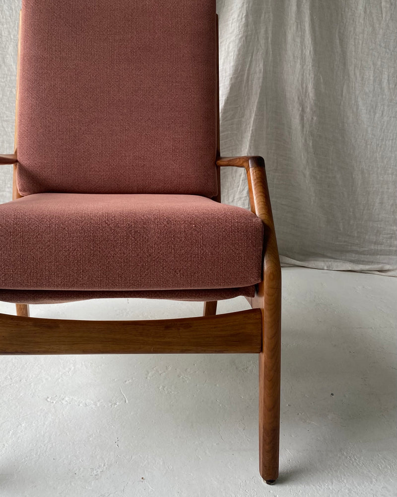 
                  
                    Mid-century armchair in Dusty Pink
                  
                